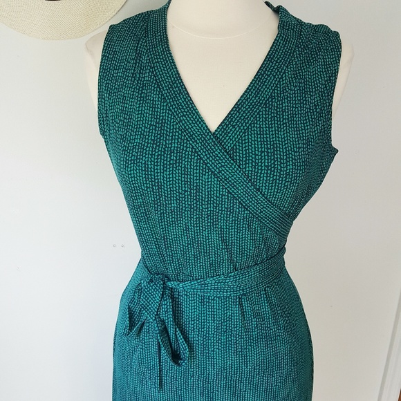 Sleeveless Vneck Maxi w/ Belt SIZE MEDIUM - Picture 2 of 3